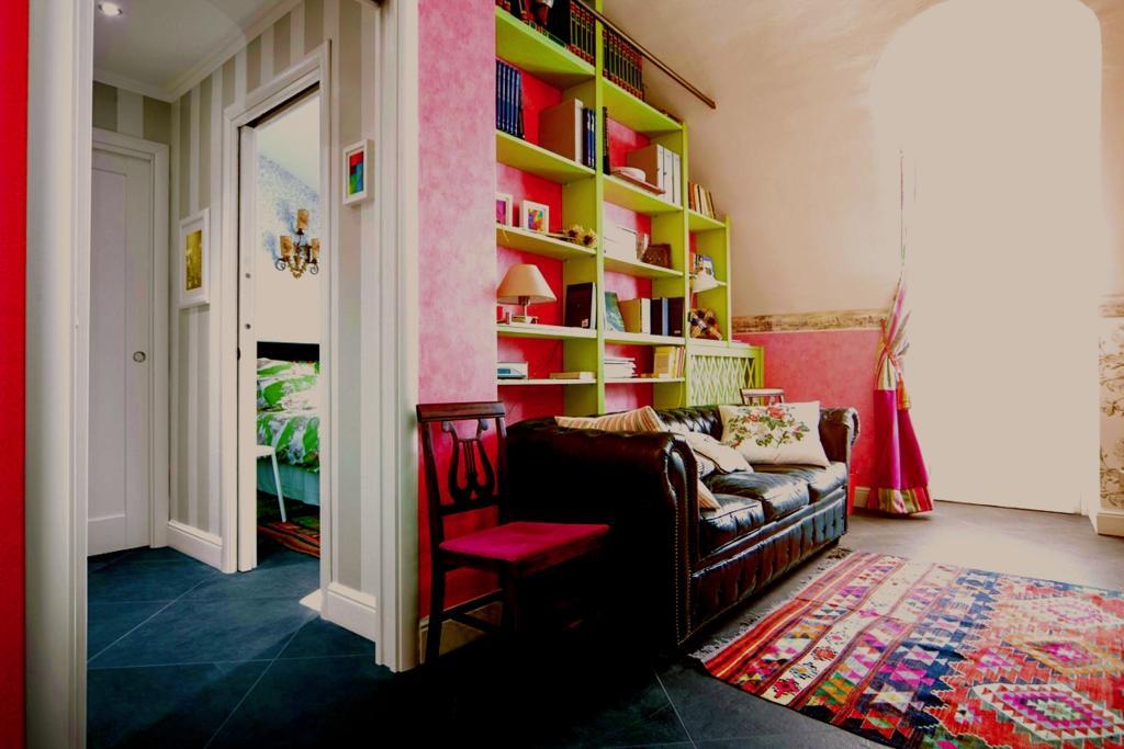 Appartement La Finestra Sul Cortile à Aoste Extérieur photo